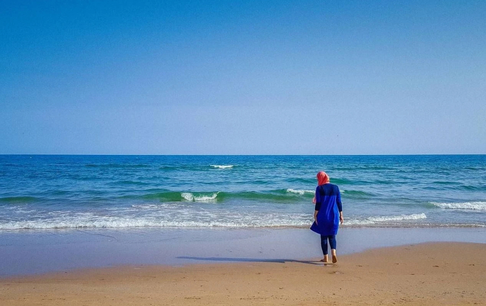 Non à la police du maillot de bain