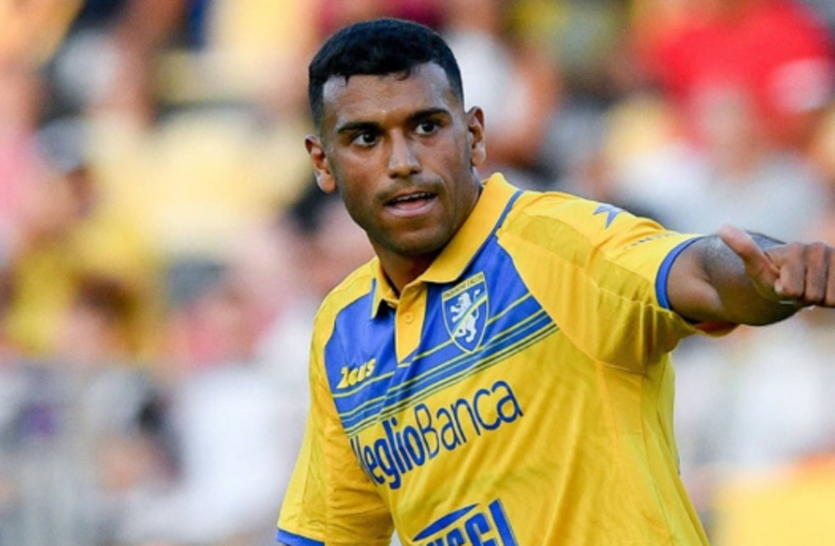 Walid Cheddira poussé vers la sortie à Naples : un avenir entre Grèce et Serie A