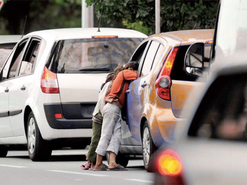 Quand les enfants mendient : la détresse sociale au cœur des villes marocaines