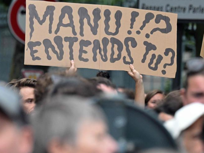 Interpellations et tensions sociales : Analyse du mouvement "Bloquons tout"