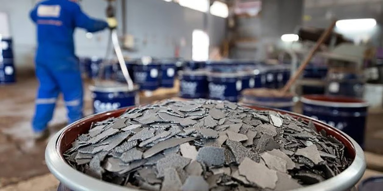 Mondialisation 2.0 : du cobalt artisanal aux puces nanométriques des smartphone