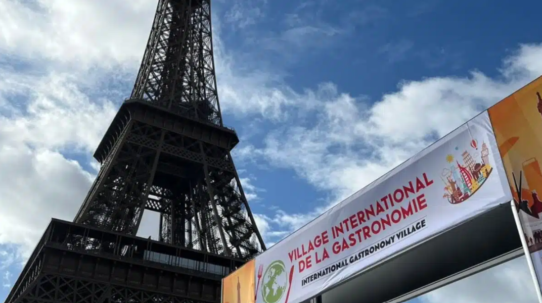 Couscous, cornes de gazelle et vibes marocaines sous la Tour Eiffel