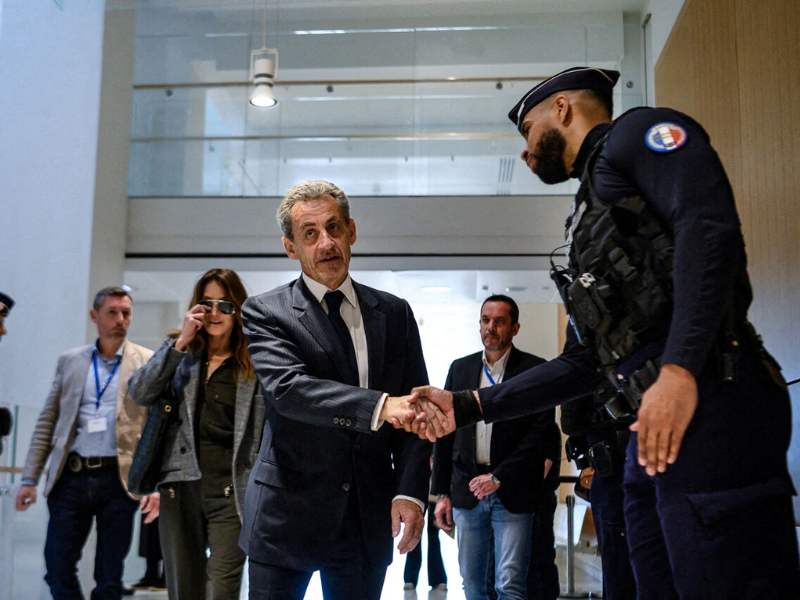 Nicolas Sarkozy condamné à cinq ans de prison ferme dans l’affaire du financement libyen