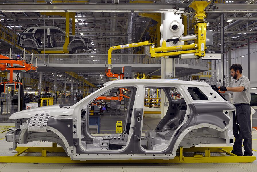 Jaguar Land Rover paralysé: Londres accorde 1,5 Md£ pour sauver la chaîne automobile