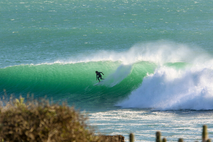 Vagues pour tous : pourquoi le Maroc attire les surfeurs du monde entier