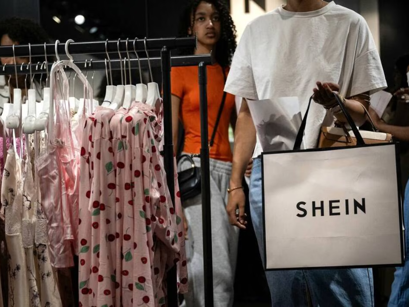 Shein en France : la polémique enfle, les ouvertures repoussées