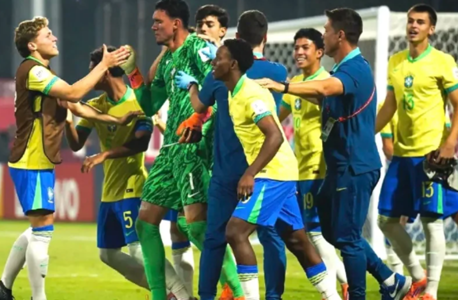 Mondial U17 : le Brésil écarte la France et file en quarts