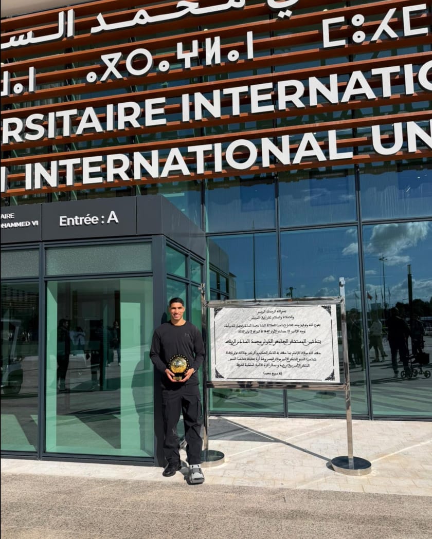 Achraf Hakimi : Une visite marquante au Complexe Hospitalo-Universitaire Mohammed VI de Rabat