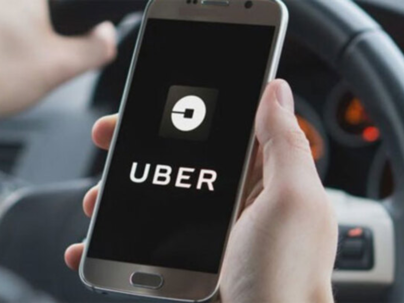 Uber revient au Maroc : un test grandeur nature pour la mobilité urbaine avant la CAN 2025