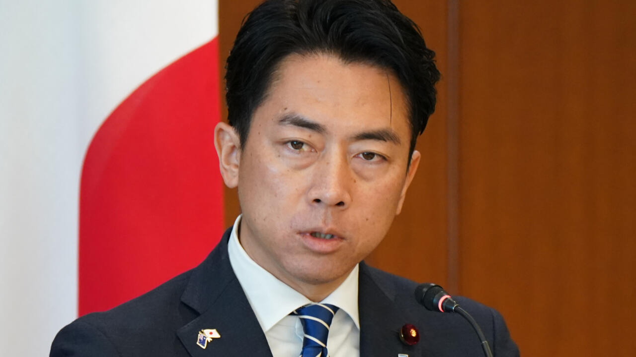 Le ministre japonais de la Défense, Shinjiro Koizumi, s’exprime lors d’une conférence de presse à Tokyo le 7 décembre 2025. Kazuhiro Nogi / REUTERS