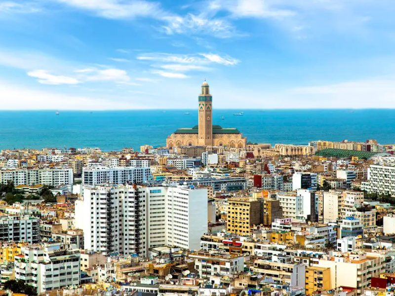 Casablanca revoit les redevances du domaine public : finances communales, tarification différenciée et valeur des espaces urbains