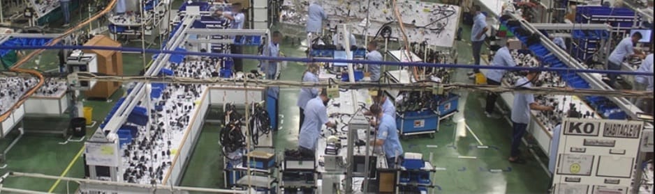 Le Maroc exporte aujourd’hui 4 milliards de dollars de textile, un chiffre qui masque une réalité moins glorieuse: 90% de ces exportations sont de la confection pure, avec des marges compressées et une dépendance totale aux fils et tissus importés (Ph .L’Economiste)