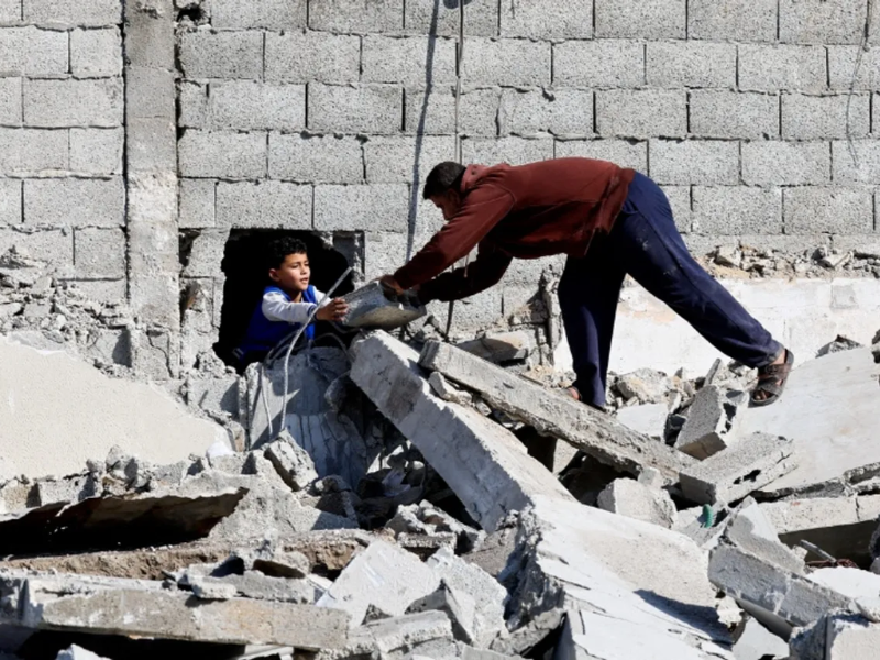 Gaza : 13 morts dont cinq enfants dans des frappes israéliennes en pleine trêve