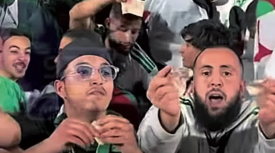 Marrakech : un supporter algérien interpellé pour avoir déchiré des billets marocains lors de la CAN 2025