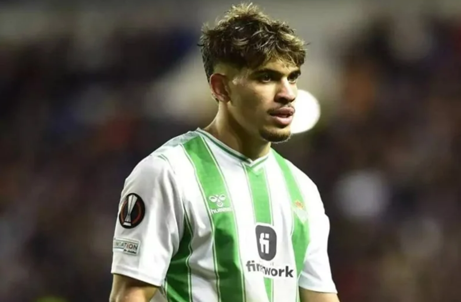 Naples suit Abde Ezzalzouli, mais le Betis freine le dossier