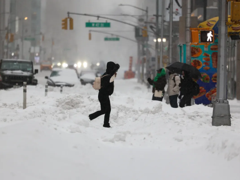 États-Unis : une tempête hivernale d’une rare intensité fait au moins dix morts et paralyse le pays