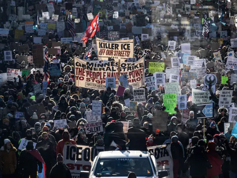 Clinton et Obama appellent les Américains au sursaut après les événements de Minneapolis