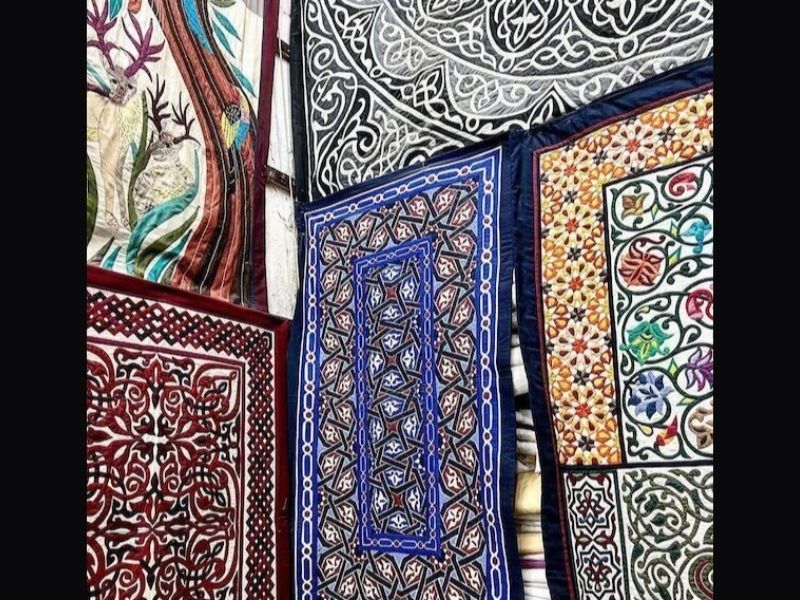 Patrimoine vivant: l’art des tentmakers du Caire exposé à Rabat  