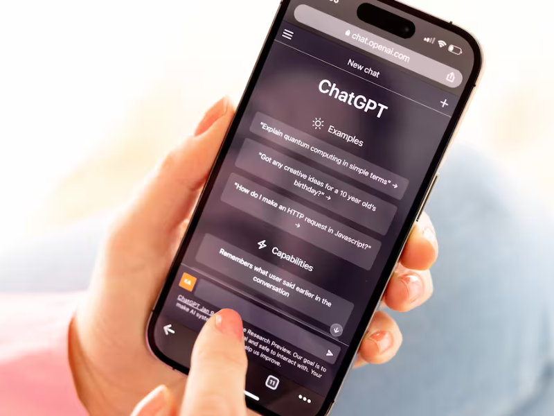 ChatGPT : OpenAI teste l’intégration de publicités pour les utilisateurs gratuits