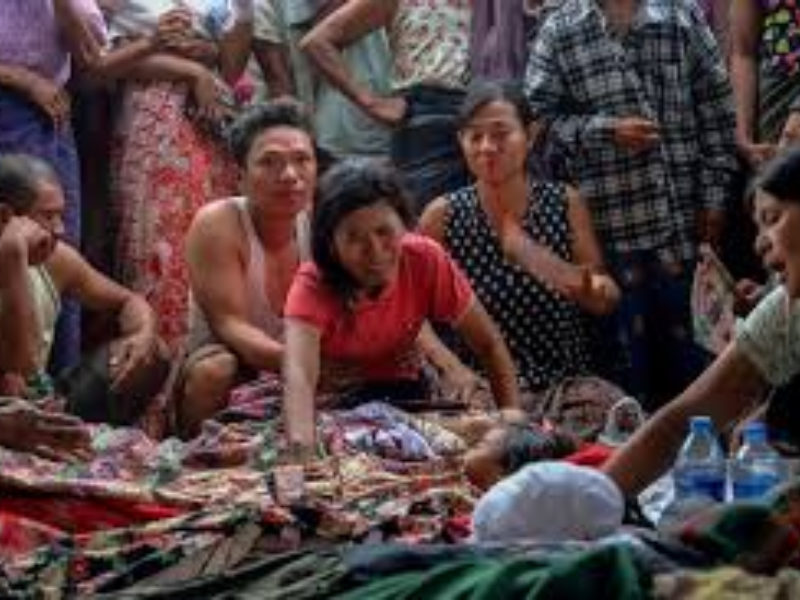 Birmanie : 17 morts dans un bombardement militaire