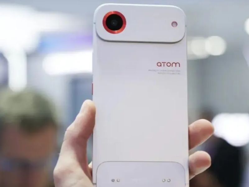 MWC 2026 : le prototype ultra-fin de Tecno mise sur la modularité magnétique