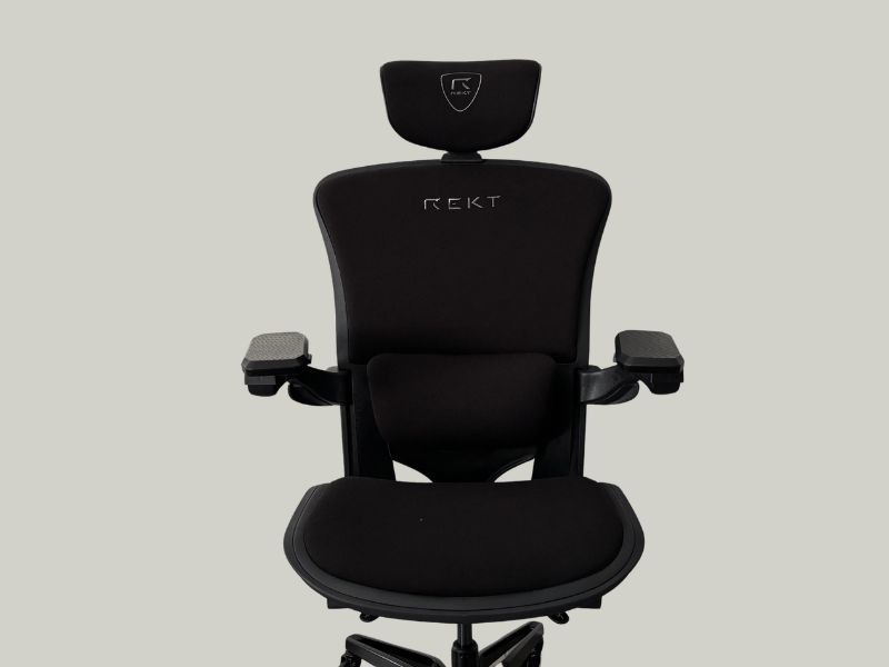 Aïe, mon dos, aïe ma nuque : et si le vrai problème n’était pas seulement votre chaise ?