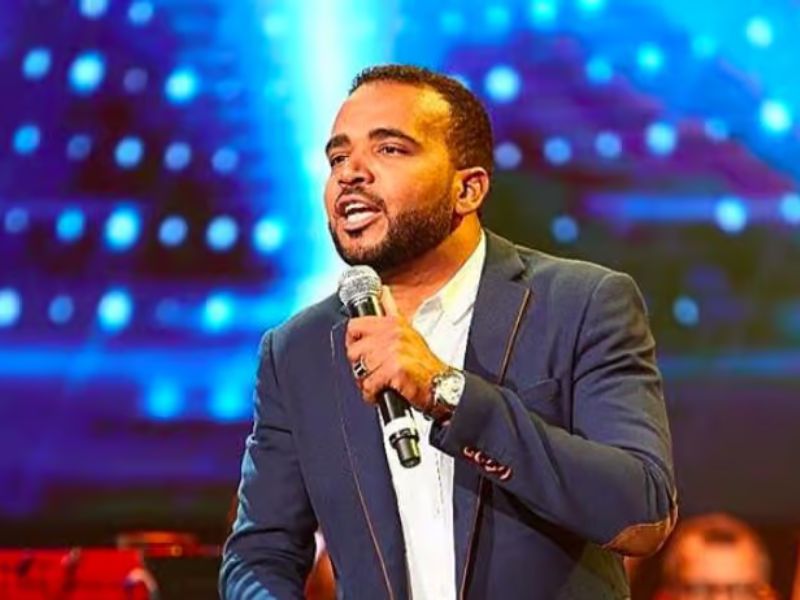 Mohamed Bassou à Montréal avec « À Toute » : un show entre satire sociale et improvisation