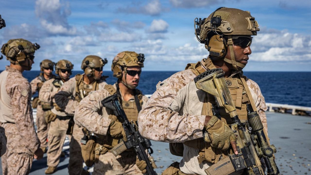 Une opération terrestre d'envergure et un débarquement immédiat