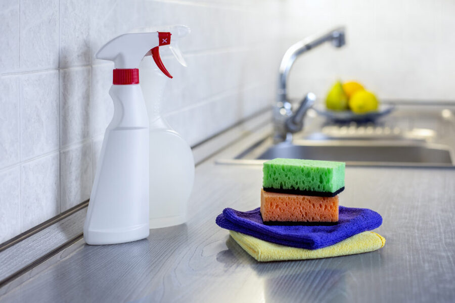 Ces mélanges ménagers qui transforment votre cuisine en zone toxique