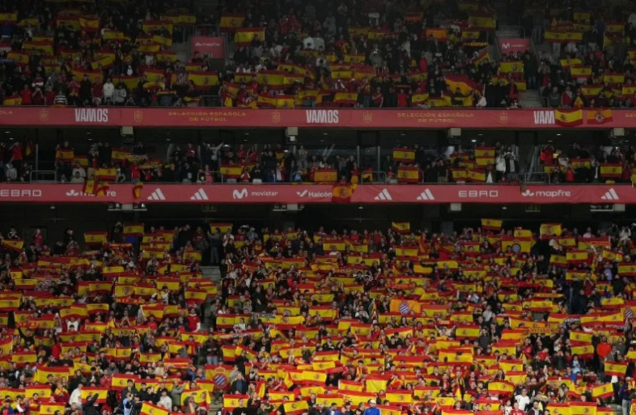 RCDE Stadium : des incidents racistes aux répercussions internationales à l’approche du Mondial 2030