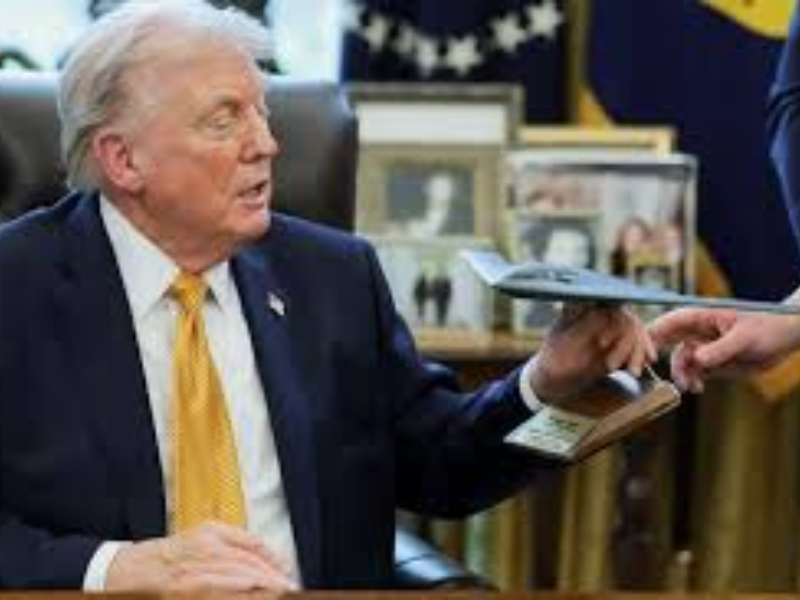 Washington frappe du poing sur Ormuz