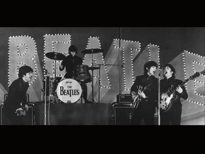 Japon : des clichés inédits des Beatles exhumés du Nippon Budokan, près de 60 ans après
