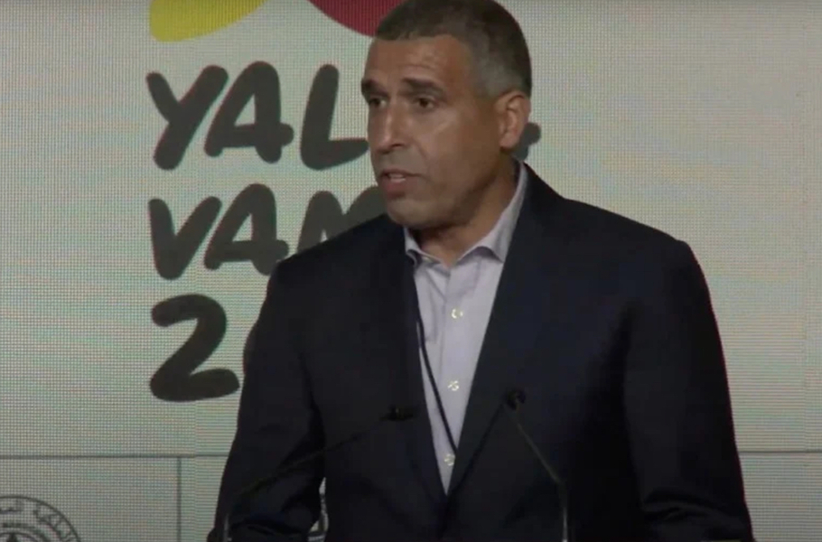 Noureddine Naybet dans le onze historique du Deportivo La Corogne