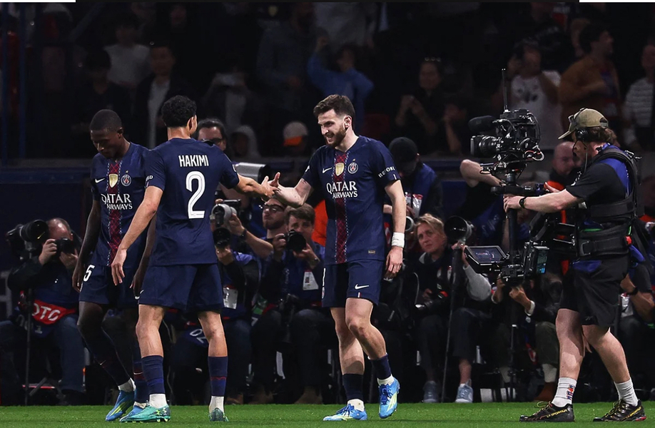 PSG en demi-finales : Dembélé décisif à Anfield