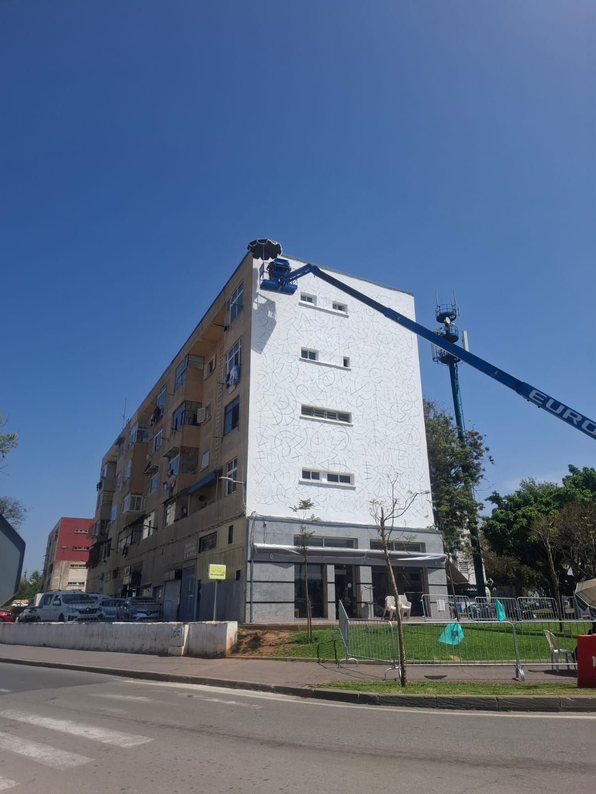 Un instant suspendu entre deux âgés de la vie