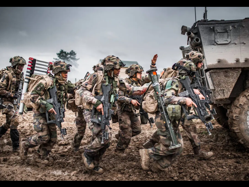 Les dépenses militaires mondiales s’envolent en 2025