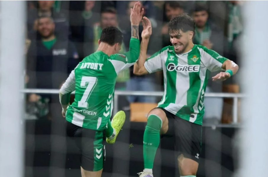 Ezzalzouli étincelant : but et passe décisive dans la victoire du Betis face à Oviedo