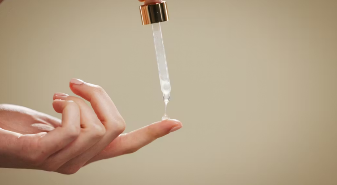 Le rétinol, un actif puissant mais à manier avec précaution en cosmétique