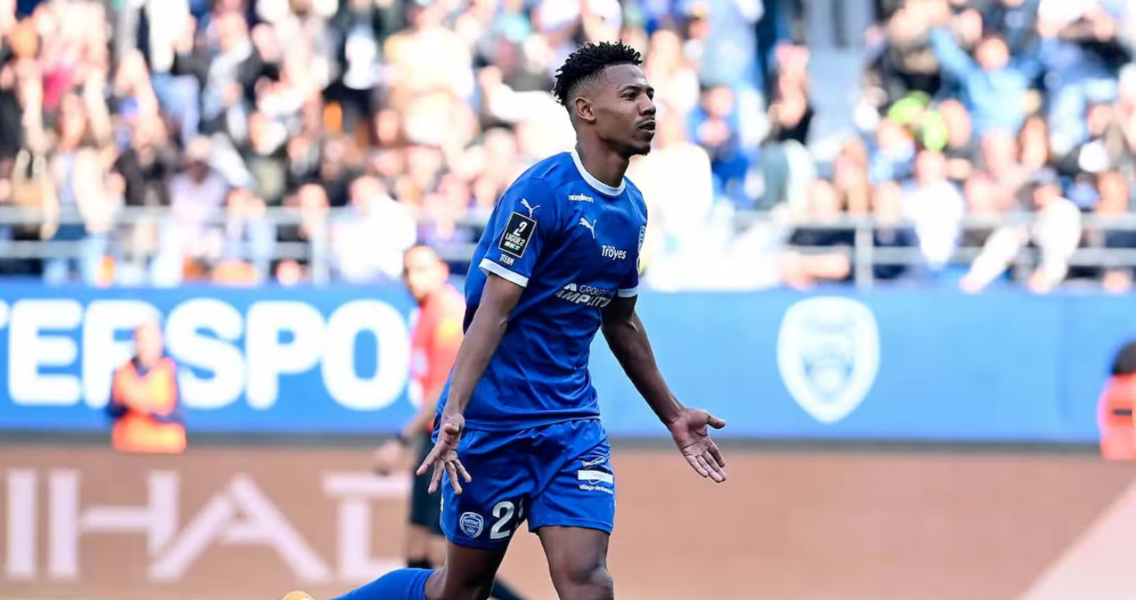 Tawfik Bentayeb récompensé après une saison exceptionnelle en Ligue 2
