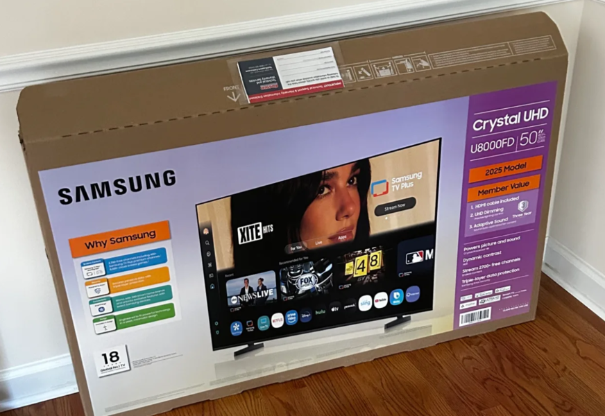 Dua Lipa attaque Samsung après avoir découvert son visage sur des emballages TV