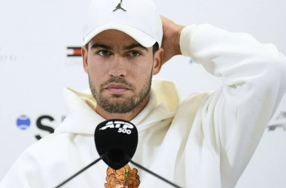 Carlos Alcaraz déclare forfait pour Wimbledon et Queen’s