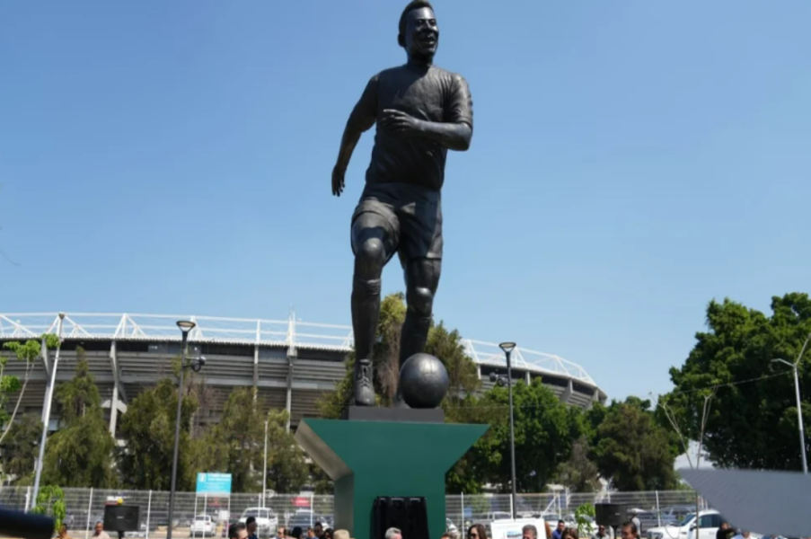 Une statue géante de Pelé inaugurée à Guadalajara à l’approche du Mondial 2026