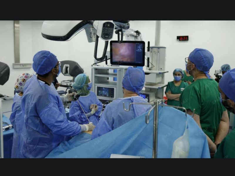 L’hôpital militaire de Rabat réalise une chirurgie robotique avancée pour une ablation complète de la vessie et de la prostate