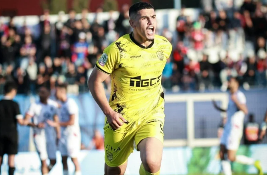 Botola Pro D1 : le Maghreb de Fès s’empare de la tête, l’Olympic de Safi s’enfonce dans la crise