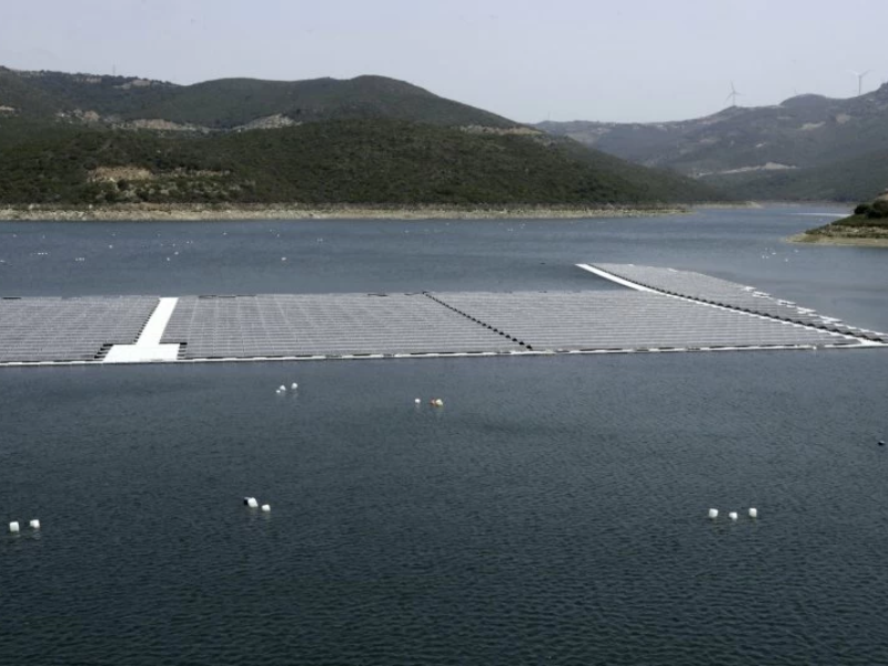 Barrages marocains : le solaire flottant révèle un important potentiel énergétique et hydrique