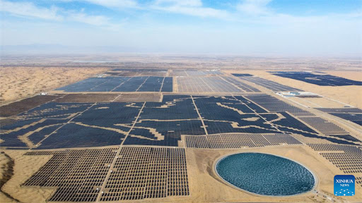 Solaire, batteries, souveraineté : la guerre froide verte a déjà commencé