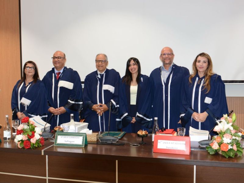 De droite à gauche : Pr. Jalila AIT SOUDANE ; Pr. Morad SBITI ; Dr. Hajar Saoud ; Pr. Driss GUERRAOUI ; Pr. Abdelhay BENABDELHADI ; Pr. Asmae ZINOUN.
