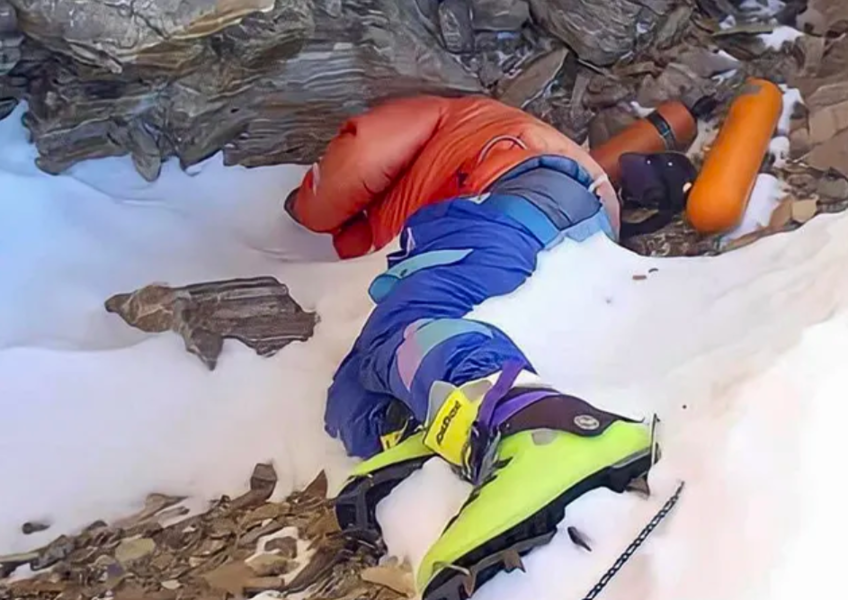 Everest : après 30 ans de mystère, "Green Boots" va enfin quitter la montagne
