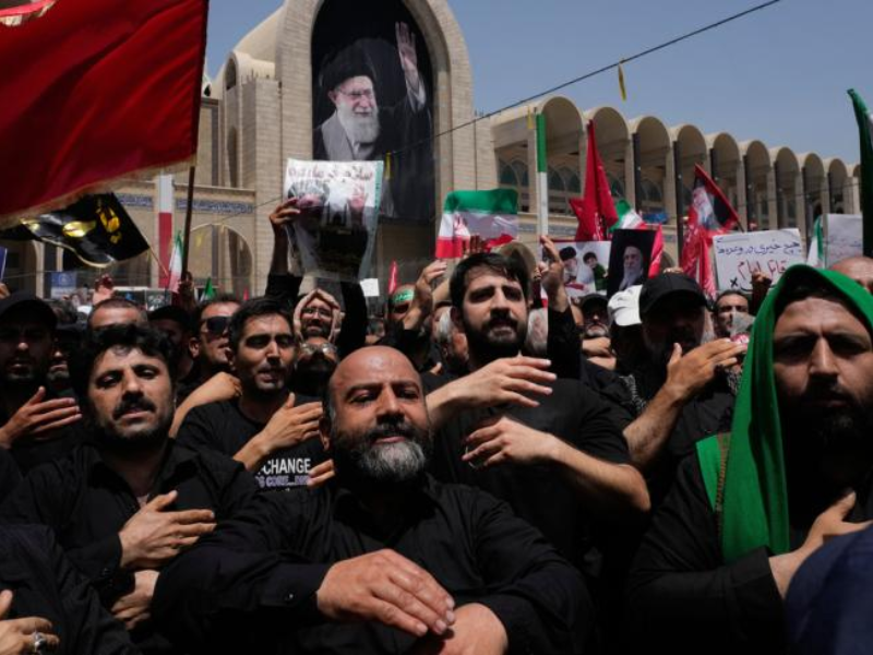 Téhéran au rythme des funérailles de Khamenei