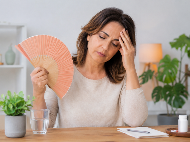 Ménopause : le traitement hormonal peut-il vraiment tout régler ?
